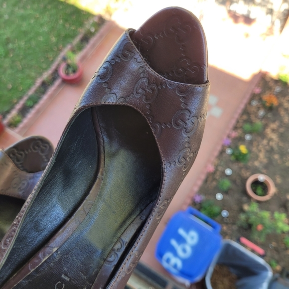 🔹️ Gucci 🔹️peep toes heels size 37/ 7 US ✨️🤎 - Picture 7 of 13